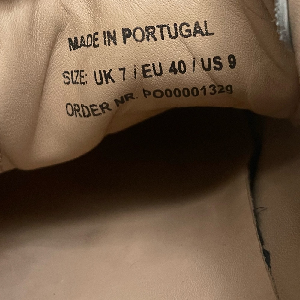 Reiss Women’s Cream Trainers with Gum Sole Size 9 - Picture 10 of 10